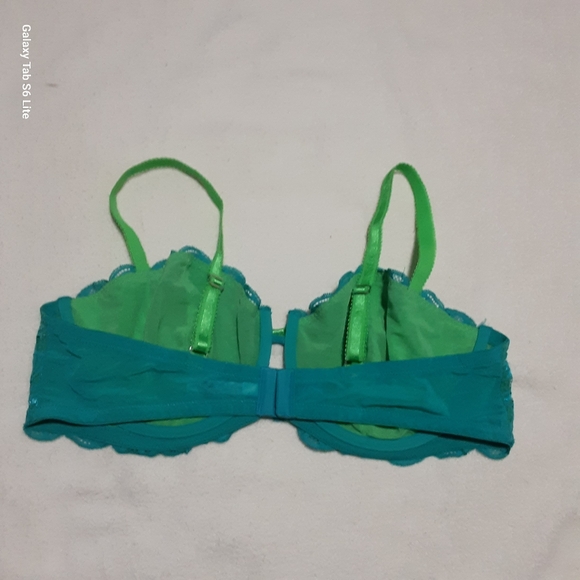 Adore Me 40D. Vibrant Green Lace Bra - Picture 5 of 8